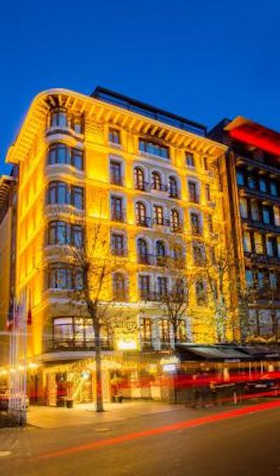 مگا رزیدنس اند هتل نیشان تاشی