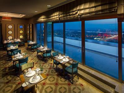 تایتانیک بیزینس کارتال