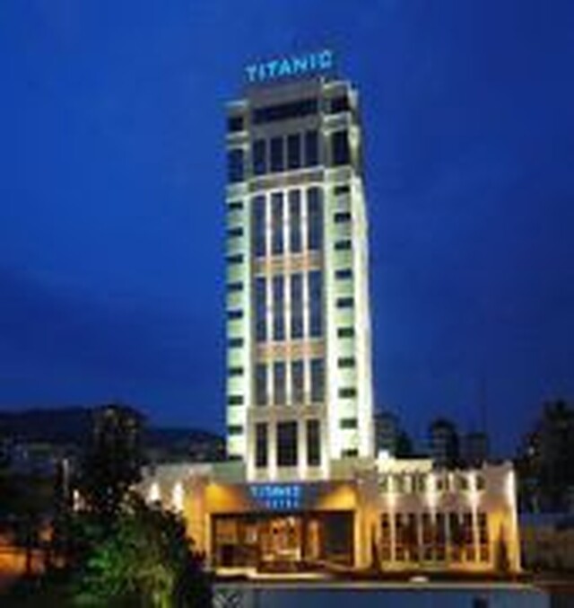 تایتانیک بیزینس کارتال