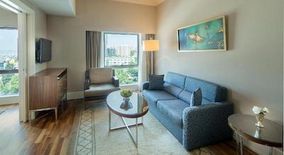 تایتانیک بیزینس کارتال