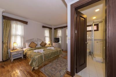 آرنا هتل-اسپشیال کلاس