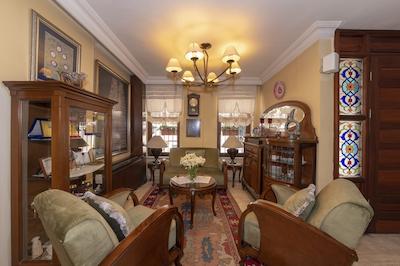 آرنا هتل-اسپشیال کلاس