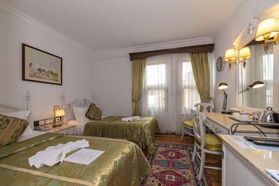 آرنا هتل-اسپشیال کلاس