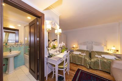 آرنا هتل-اسپشیال کلاس