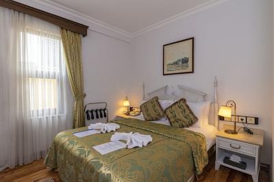 آرنا هتل-اسپشیال کلاس