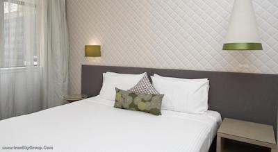 مترو هتل آن پیت