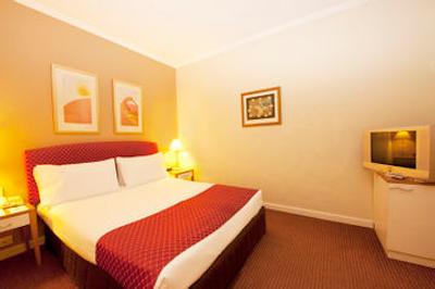 مترو هتل آن پیت