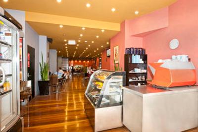 مترو هتل آن پیت