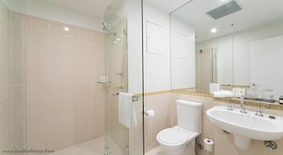 مترو هتل آن پیت