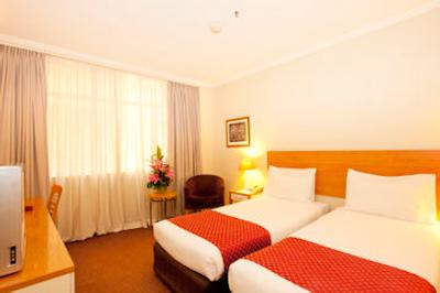 مترو هتل آن پیت