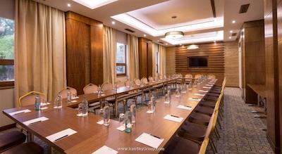 رادیسون بلو هتل ایروان