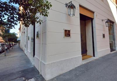 اپوگیا لوید رم