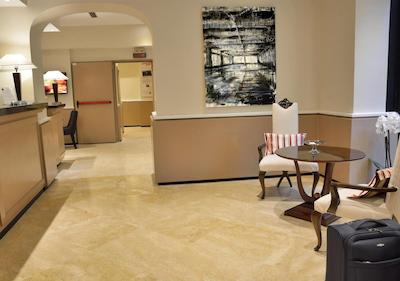 اپوگیا لوید رم