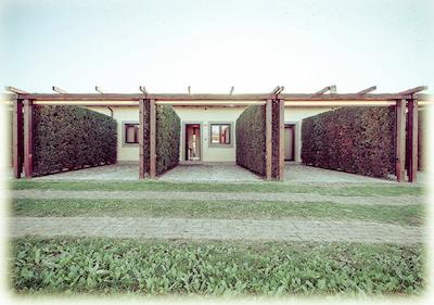 آل سیزنز گاردن هتل اند لیشور