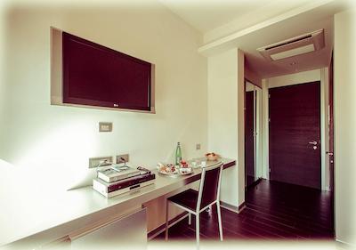 آل سیزنز گاردن هتل اند لیشور