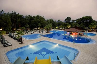 پالوما رنسانس آنتالیا بیچ ریزورت اند اسپا