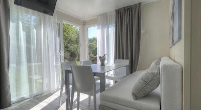 فلمینیو ویلیج