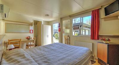 فلمینیو ویلیج