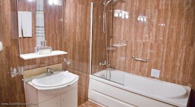 فنیکیا گرند هتل