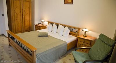 فنیکیا گرند هتل