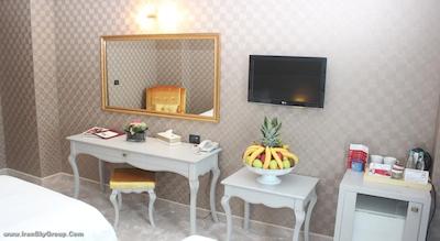 فنیکیا گرند هتل