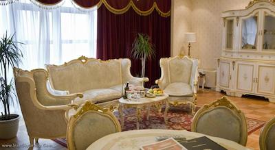 فنیکیا گرند هتل