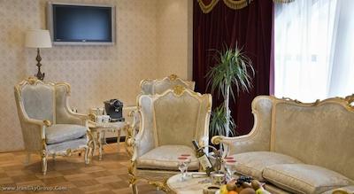 فنیکیا گرند هتل