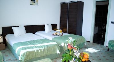 فنیکیا گرند هتل