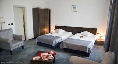 فنیکیا گرند هتل