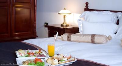 فنیکیا گرند هتل