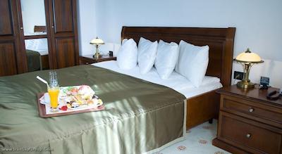 فنیکیا گرند هتل