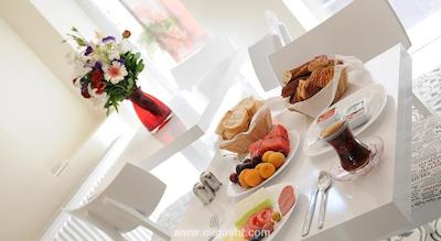 لیتل هاوس هتل