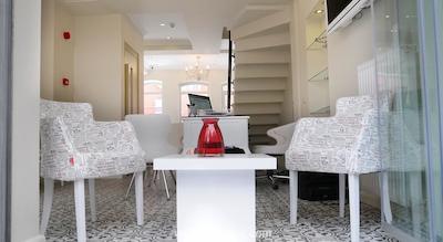 لیتل هاوس هتل