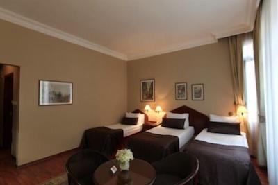 واردار پالاس