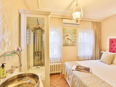 فایک پاشا هتل