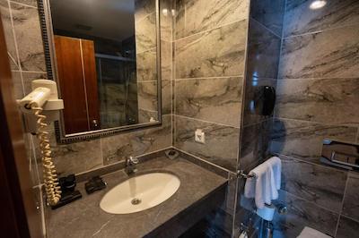 گرین پارک هتل بستانچی