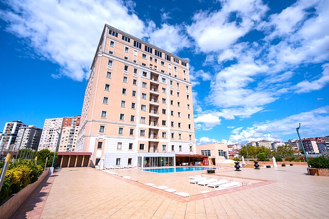 گرین پارک هتل بستانچی