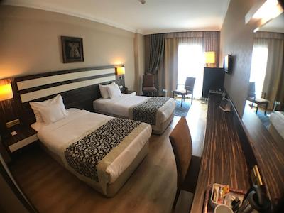 آکگون بیازیت اولد تاون