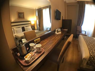 آکگون بیازیت اولد تاون