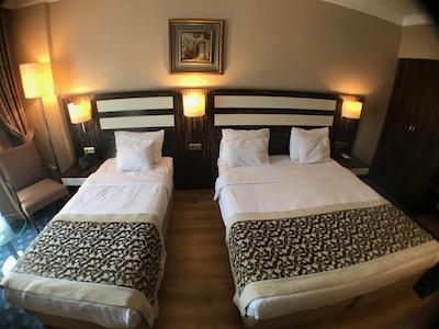 آکگون بیازیت اولد تاون