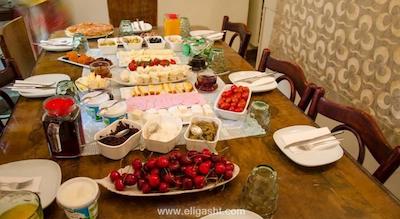 اکلکتیک گست هاوس