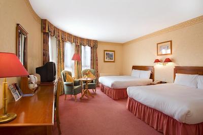 ملدرن هتل پیرس سطریت