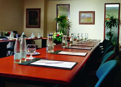 ملدرن هتل پیرس سطریت