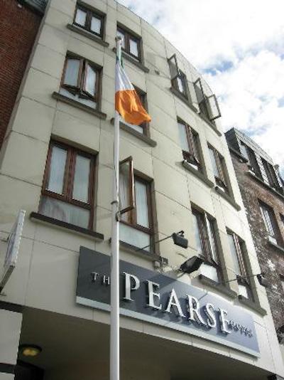 ملدرن هتل پیرس سطریت