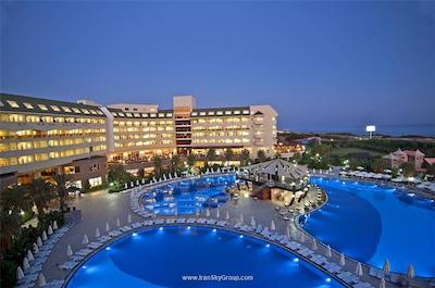 املیا بیچ رسرت اند اسپا