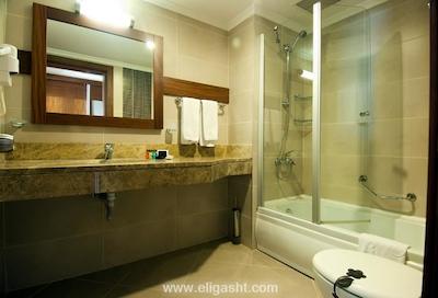 املیا بیچ رسرت اند اسپا