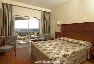 املیا بیچ رسرت اند اسپا