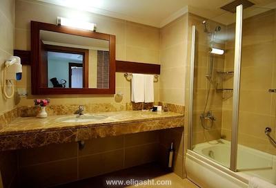 املیا بیچ رسرت اند اسپا