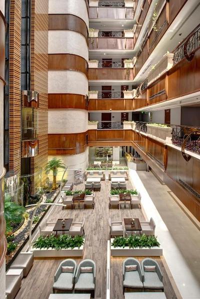 هوارد جانسون پلازا بای ویدهام