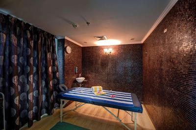 هوارد جانسون پلازا بای ویدهام